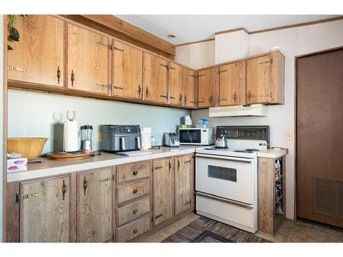 42125 Twp Rd 272 Rocky View County, Rural Rocky View County, AB - Indoor Photo Showing Kitchen