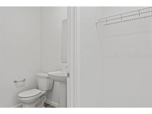 149 Belmont Way Sw, Calgary, AB - Indoor Photo Showing Bathroom