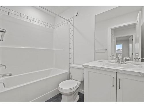 149 Belmont Way Sw, Calgary, AB - Indoor Photo Showing Bathroom