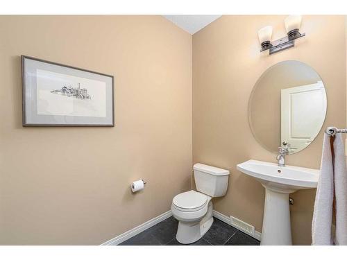 204 Auburn Springs Close Se, Calgary, AB - Indoor Photo Showing Bathroom