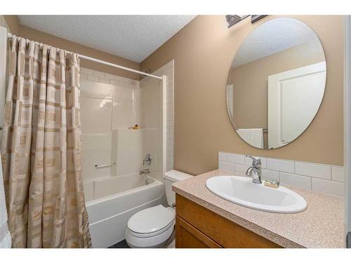 204 Auburn Springs Close Se, Calgary, AB - Indoor Photo Showing Bathroom