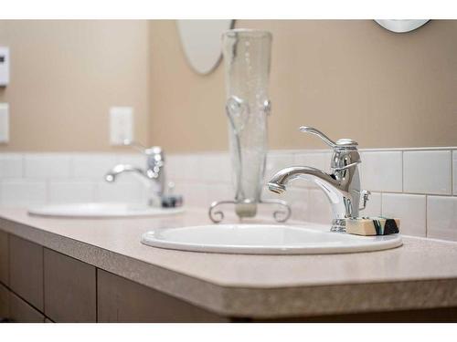 204 Auburn Springs Close Se, Calgary, AB - Indoor Photo Showing Bathroom