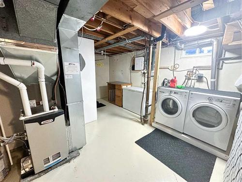 5210 44 Street, Olds, AB - Indoor Photo Showing Laundry Room