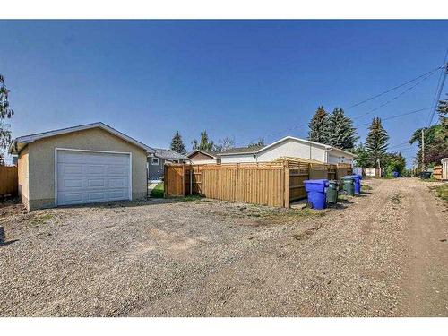 5210 44 Street, Olds, AB - Outdoor