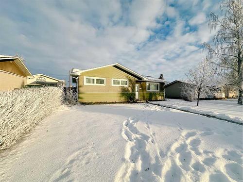 5210 44 Street, Olds, AB - Outdoor