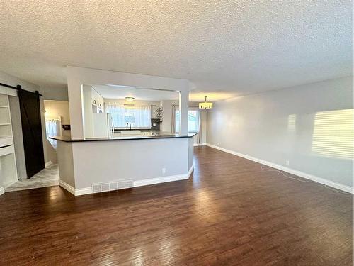 5210 44 Street, Olds, AB - Indoor