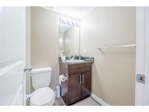 218-15 Saddlestone Way Ne, Calgary, AB - Indoor Photo Showing Bathroom