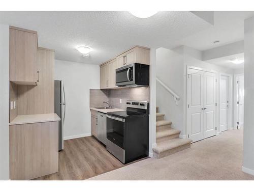 296 Cornerbrook Drive, Calgary, AB - Indoor Photo Showing Kitchen