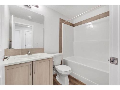 296 Cornerbrook Drive, Calgary, AB - Indoor Photo Showing Bathroom