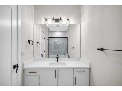 11 South Shore Road, Chestermere, AB - Indoor Photo Showing Bathroom