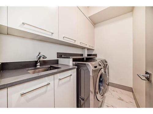 2410 30 Avenue Sw, Calgary, AB - Indoor Photo Showing Laundry Room