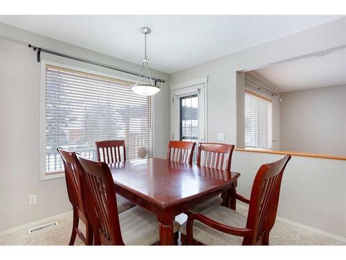 209 Douglas Glen Boulevard Se, Calgary, AB - Indoor Photo Showing Dining Room