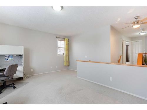 209 Douglas Glen Boulevard Se, Calgary, AB - Indoor Photo Showing Other Room