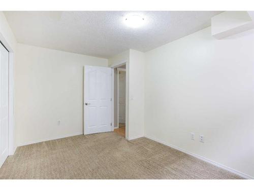 209 Douglas Glen Boulevard Se, Calgary, AB - Indoor Photo Showing Other Room