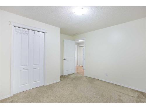 209 Douglas Glen Boulevard Se, Calgary, AB - Indoor Photo Showing Other Room