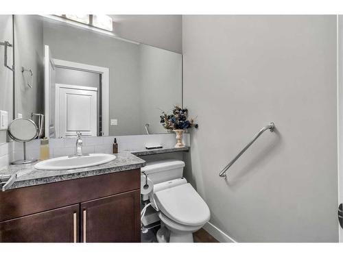 1007 Evanston Square Nw, Calgary, AB - Indoor Photo Showing Bathroom