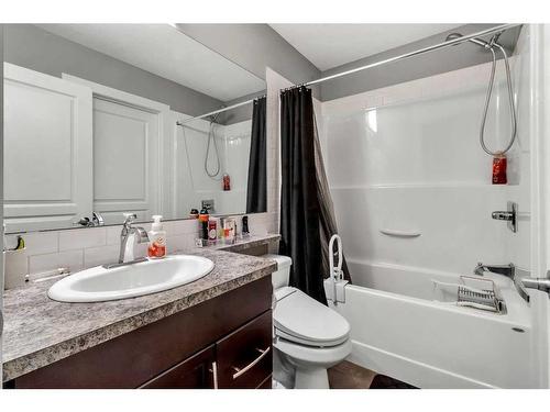 1007 Evanston Square Nw, Calgary, AB - Indoor Photo Showing Bathroom