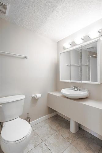 303-1826 11 Avenue Sw, Calgary, AB - Indoor Photo Showing Bathroom