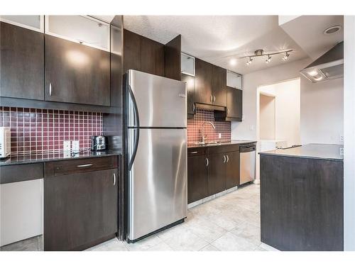 303-1826 11 Avenue Sw, Calgary, AB - Indoor Photo Showing Kitchen