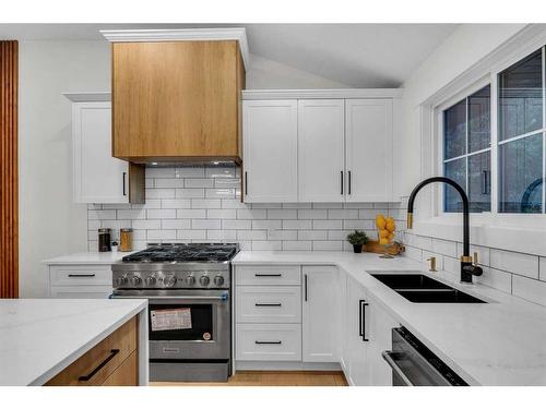 3244 Barr Road Nw, Calgary, AB - Indoor Photo Showing Kitchen With Double Sink With Upgraded Kitchen