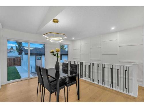 3244 Barr Road Nw, Calgary, AB - Indoor Photo Showing Dining Room