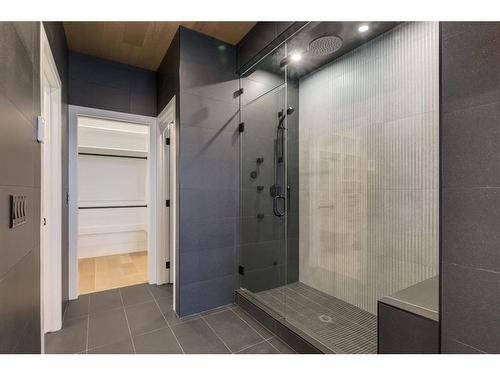 25 Timberline Court Sw, Calgary, AB - Indoor Photo Showing Bathroom