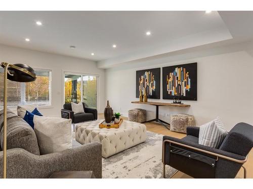 25 Timberline Court Sw, Calgary, AB - Indoor Photo Showing Living Room