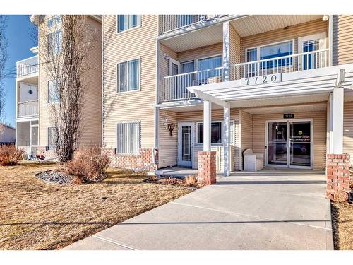 21-7720 39 Avenue Nw, Calgary, AB - Outdoor With View