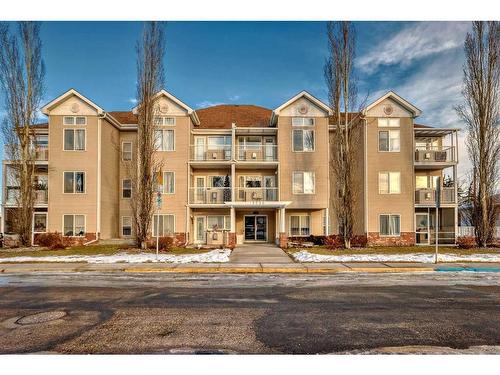 21-7720 39 Avenue Nw, Calgary, AB - Outdoor With Facade