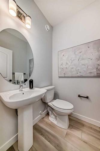 100 Wolf Hollow Villas Se, Calgary, AB - Indoor Photo Showing Bathroom