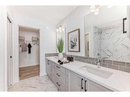 100 Wolf Hollow Villas Se, Calgary, AB - Indoor Photo Showing Bathroom