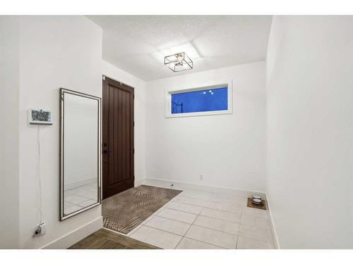 59 Timberline Point Sw, Calgary, AB - Indoor Photo Showing Other Room