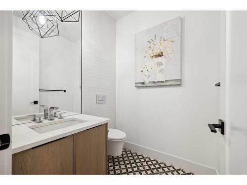 59 Timberline Point Sw, Calgary, AB - Indoor Photo Showing Bathroom