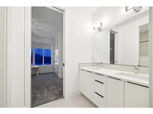 59 Timberline Point Sw, Calgary, AB - Indoor Photo Showing Bathroom