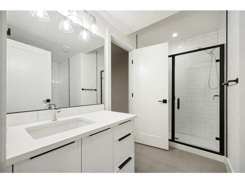 59 Timberline Point Sw, Calgary, AB - Indoor Photo Showing Bathroom