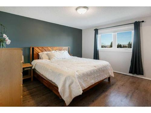 62 Jensen Heights Place Ne, Airdrie, AB - Indoor Photo Showing Bedroom