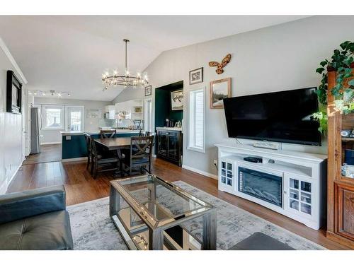 62 Jensen Heights Place Ne, Airdrie, AB - Indoor Photo Showing Living Room