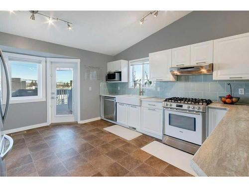 62 Jensen Heights Place Ne, Airdrie, AB - Indoor Photo Showing Kitchen