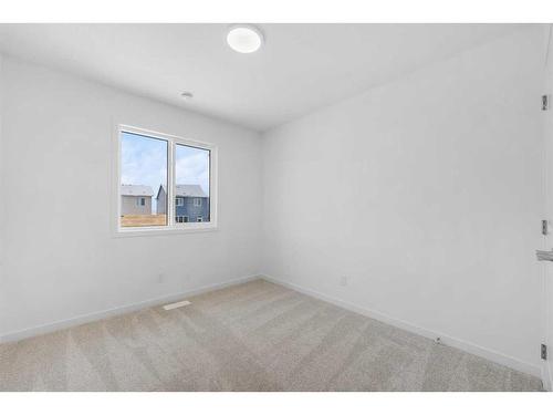 296 Hotchkiss Drive Se, Calgary, AB - Indoor Photo Showing Other Room