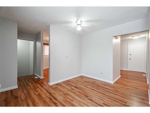 3423 50 Avenue, Innisfail, AB - Indoor Photo Showing Other Room