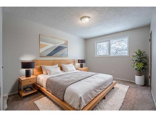 3423 50 Avenue, Innisfail, AB - Indoor Photo Showing Bedroom