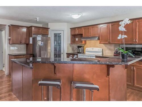 85 Sherwood Common Nw, Calgary, AB - Indoor Photo Showing Kitchen