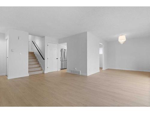 524 Midridge Drive Se, Calgary, AB - Indoor Photo Showing Other Room