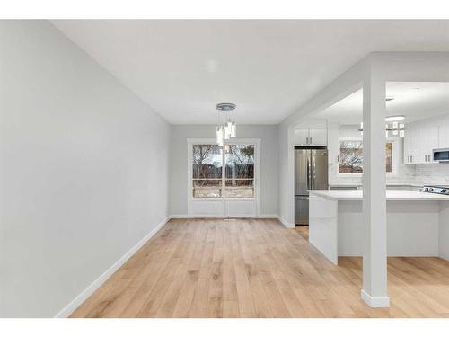 7147 8 Street Nw, Calgary, AB - Indoor