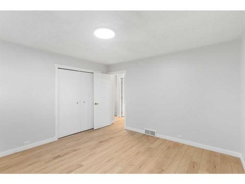 7147 8 Street Nw, Calgary, AB - Indoor Photo Showing Other Room