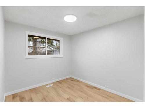 7147 8 Street Nw, Calgary, AB - Indoor Photo Showing Other Room