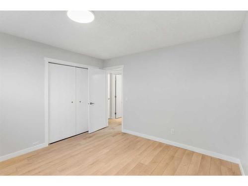 7147 8 Street Nw, Calgary, AB - Indoor Photo Showing Other Room