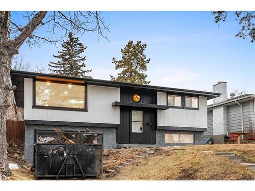 7147 8 Street Nw, Calgary, AB - Outdoor