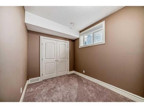 550 Marina Drive, Chestermere, AB - Indoor Photo Showing Other Room