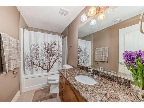 550 Marina Drive, Chestermere, AB - Indoor Photo Showing Bathroom